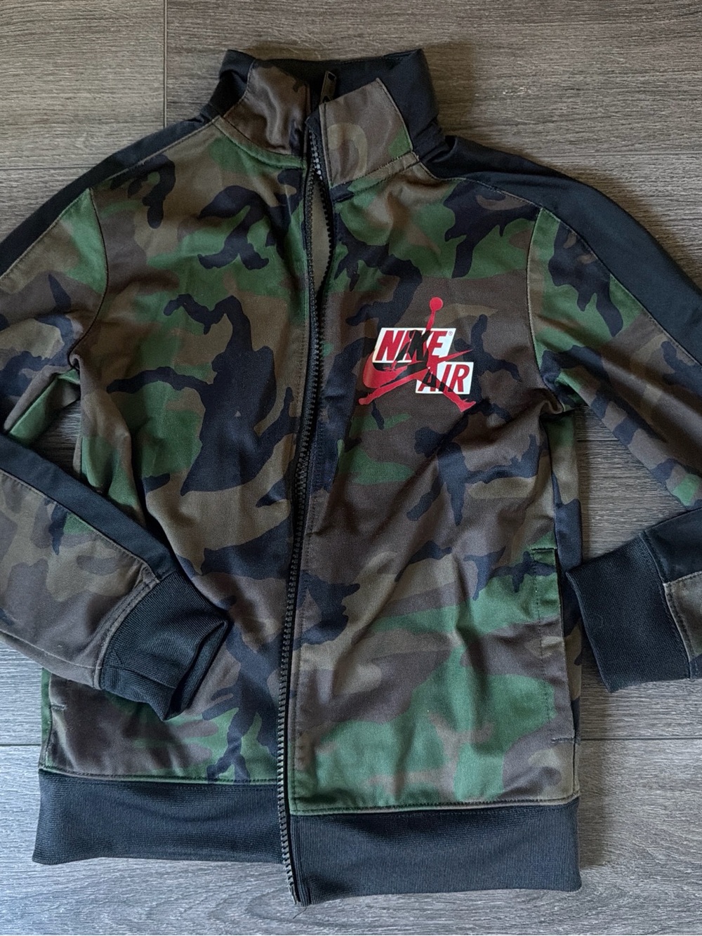 Boys Nike Jordan Camo Track Jacket - Green/Black Red Logo Sz 7